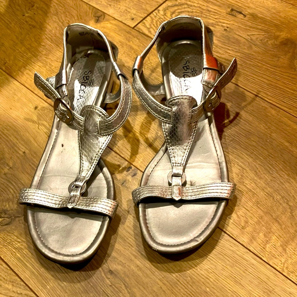 Silver Sandles